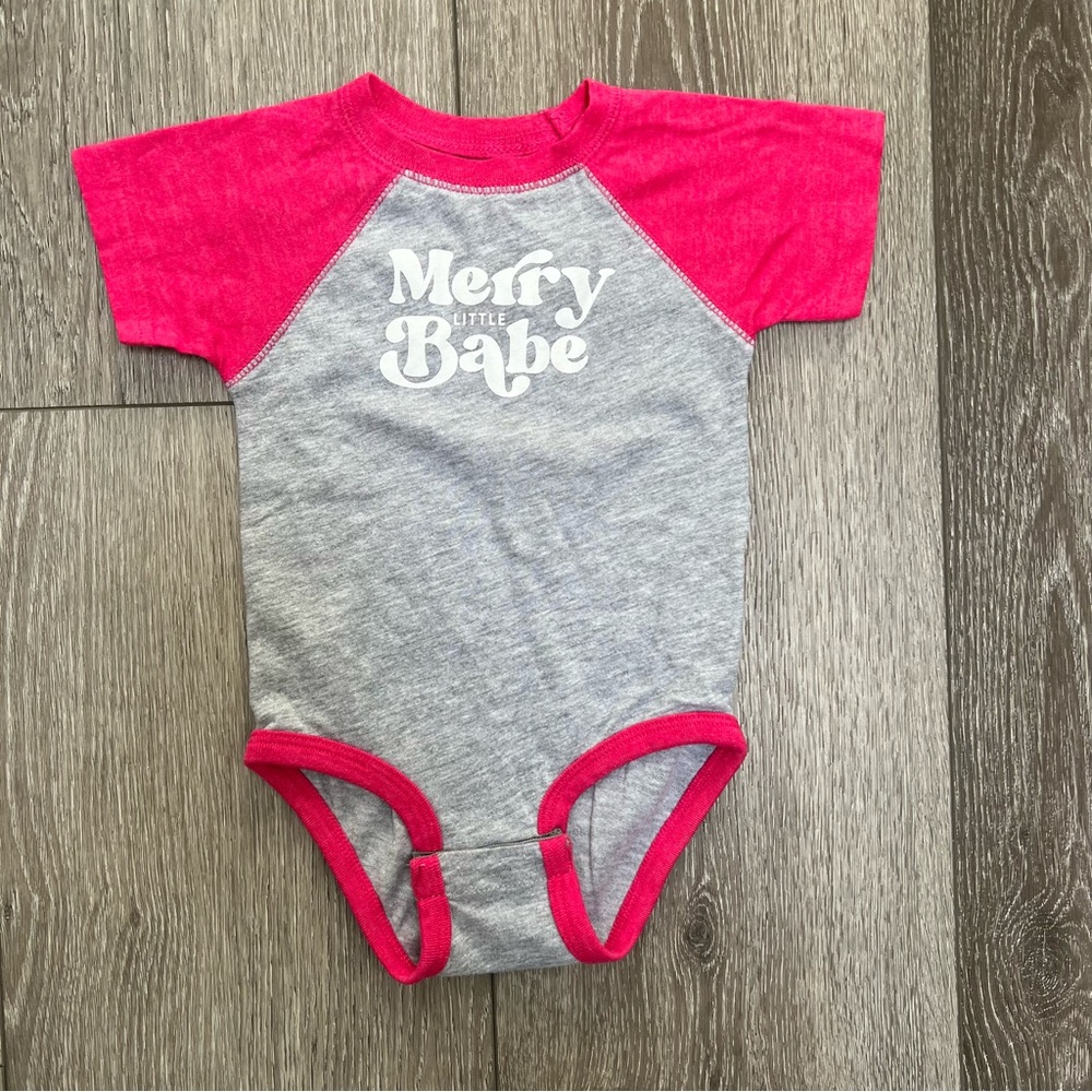 BOUTIQUE SHORT SLEEVE BODYSUIT CHRISTMAS 12MO